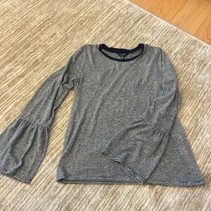 Womens Lucky Brand sweater.